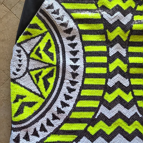 bebe Strapless Dress with Black and Neon Yellow Pattern - Picture 3 of 10